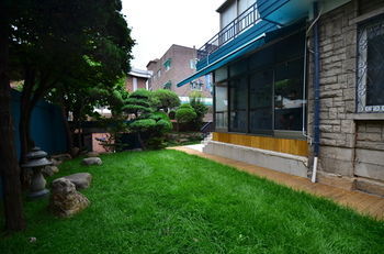 Michigan House & Pub - 2*